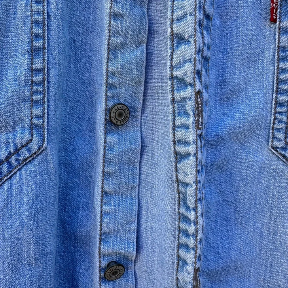 Vintage Levis Red Tab Jeans Denim Button Down Shirt Light Wash 60560-1315 XL